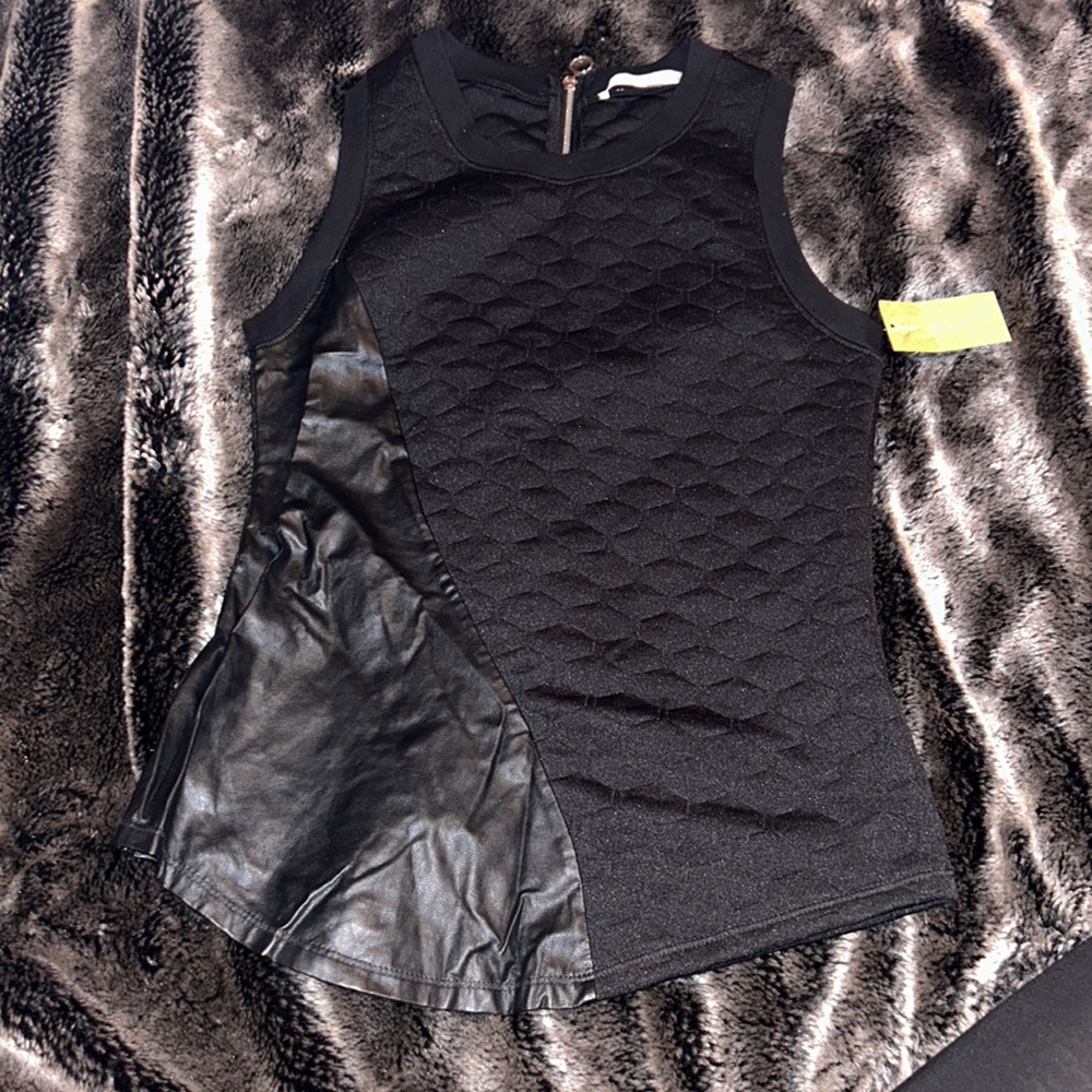 NEW Rachel Roy Black M Top